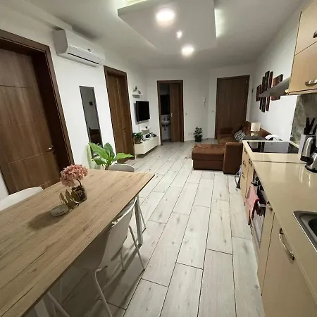 Wonderful In Area Apartment Santa Vennera